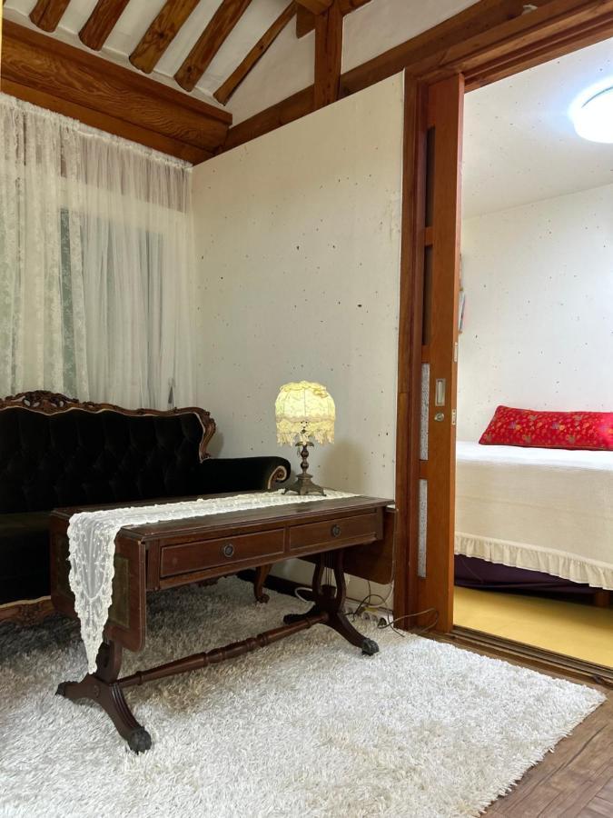 Eugene Hanok * Seoul